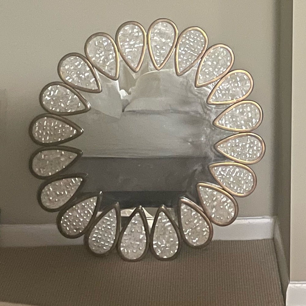 Jonathan Adler Mother-of-Pearl Petal&Brass Wall Accent Mirror. Stunner sale item - Picture 11 of 11